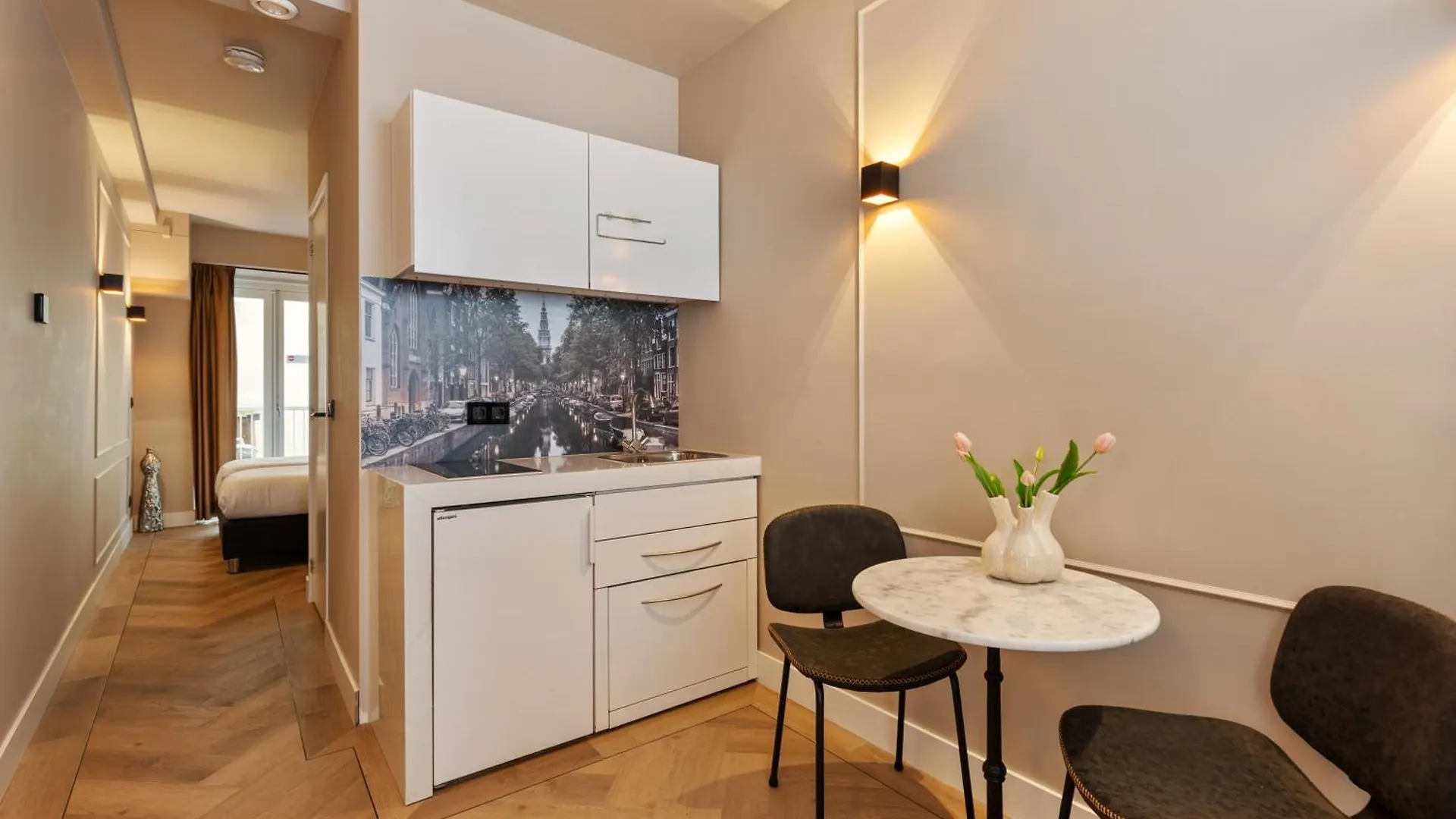 Midtown Hotel Twin Studio location